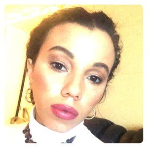 Meet your Posher, Latoya